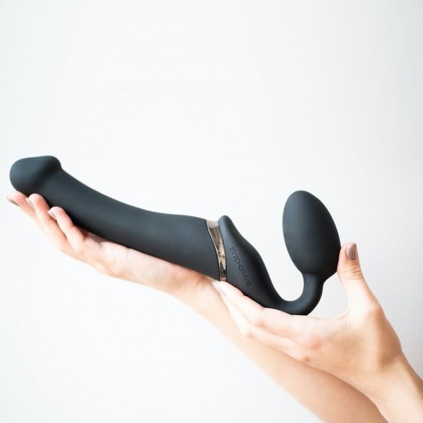 Безремінний страпон з вібрацією Strap-On-Me Vibrating Black M, діаметр 3,3см, пульт ДК, регульований SO3354 фото