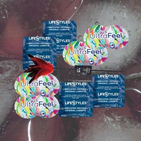 Набір Лоскітка червона Art of Sex, ONE Ultra Feel (4 шт.) та LifeStyles Ultra Lubricated (4 шт.) MM1806 фото