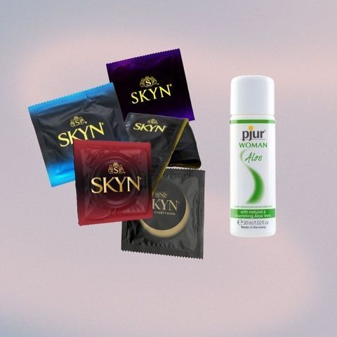 Різноманіття набору Skyn Premium Variety Set (Skyn Large XL збільшеного розміру - 2 шт, Skyn Elite Non Latex - 2 шт,, Skyn Intense Feel з ребристою поверхнею - 2 шт,, Skyn Extra Lubricated - 2 шт,, pjur Woman Aloe 30 мл, Skyn Non Latex Original 2 шт,) MM27506 фото