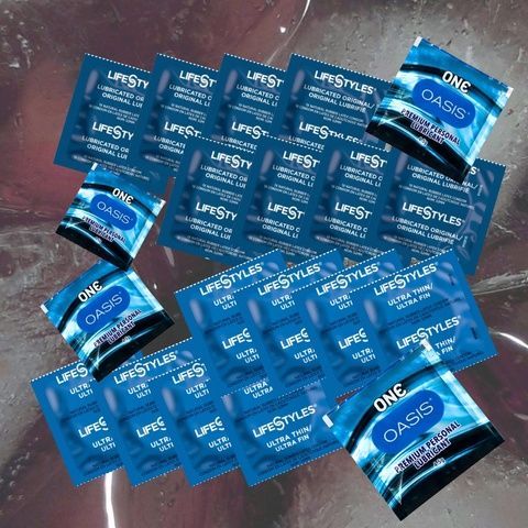 В набір входить: LifeStyles Ultra Lubricated &ndash; 8 шт., LifeStyles Ultra Thin &ndash; 8 шт., ONE Oasis 3 г &ndash; 4 шт. MM1956 фото
