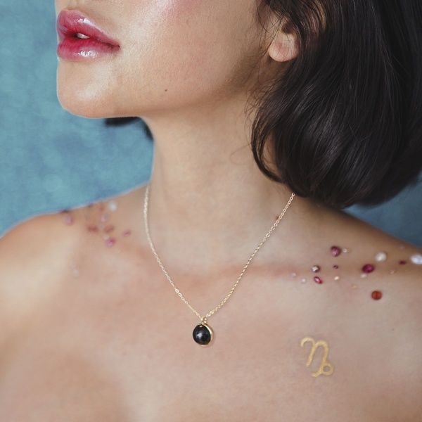 Набір Bijoux Indiscrets HOROSCOPE - Capricorn (Козеріг) вібратор на палець, гель для клітора, підвіс SO2316 фото